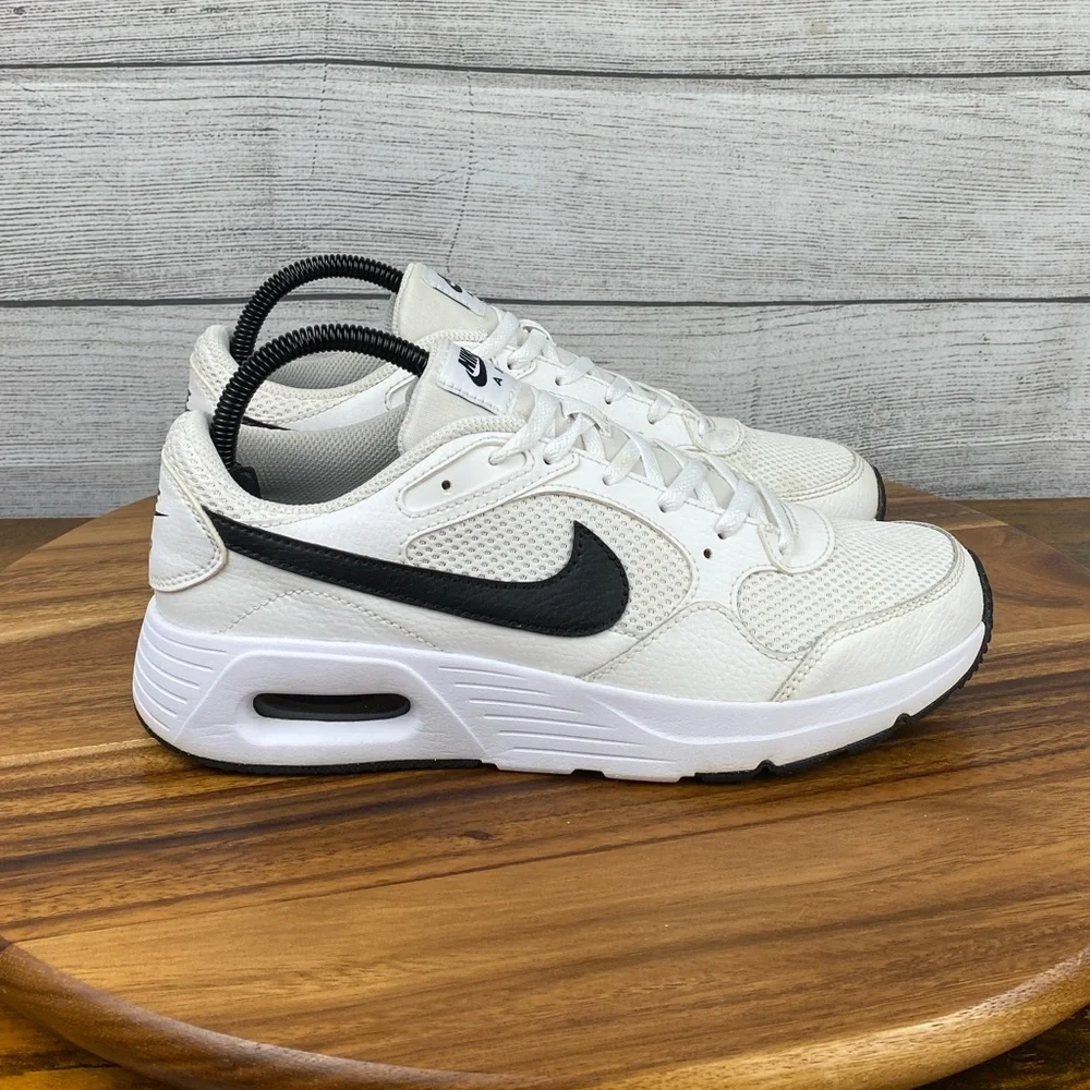 Nike Air Max SC White Black Shoes CZ5358-102 Youth Size 7 / Women’s Size 8.5
